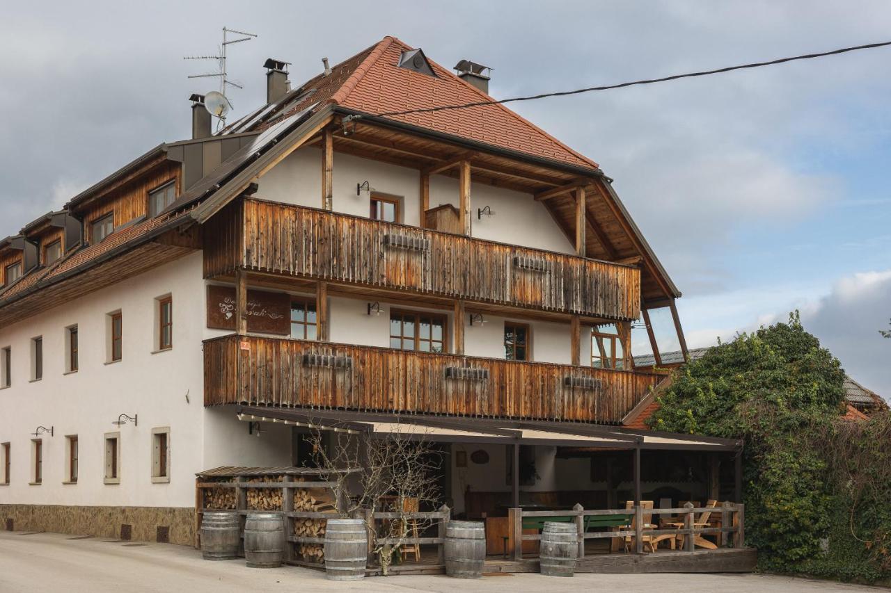 Guesthouse Novak Двор Экстерьер фото